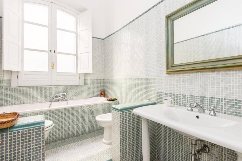Vatican Large Comfortable Apartment *